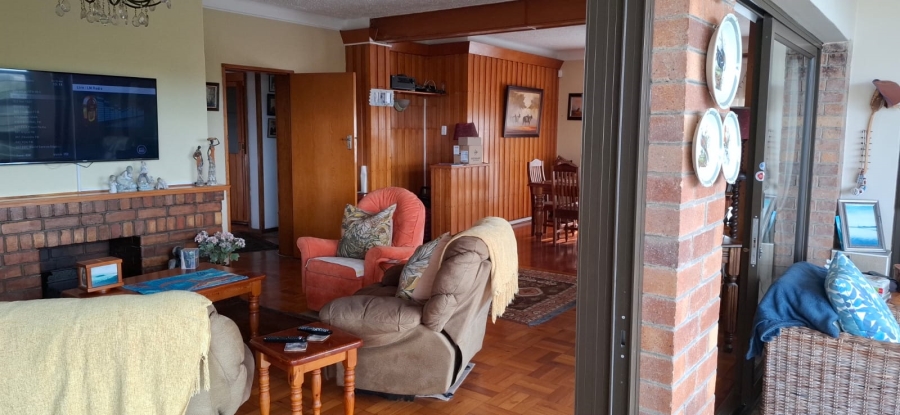 5 Bedroom Property for Sale in Nahoon Beach Eastern Cape